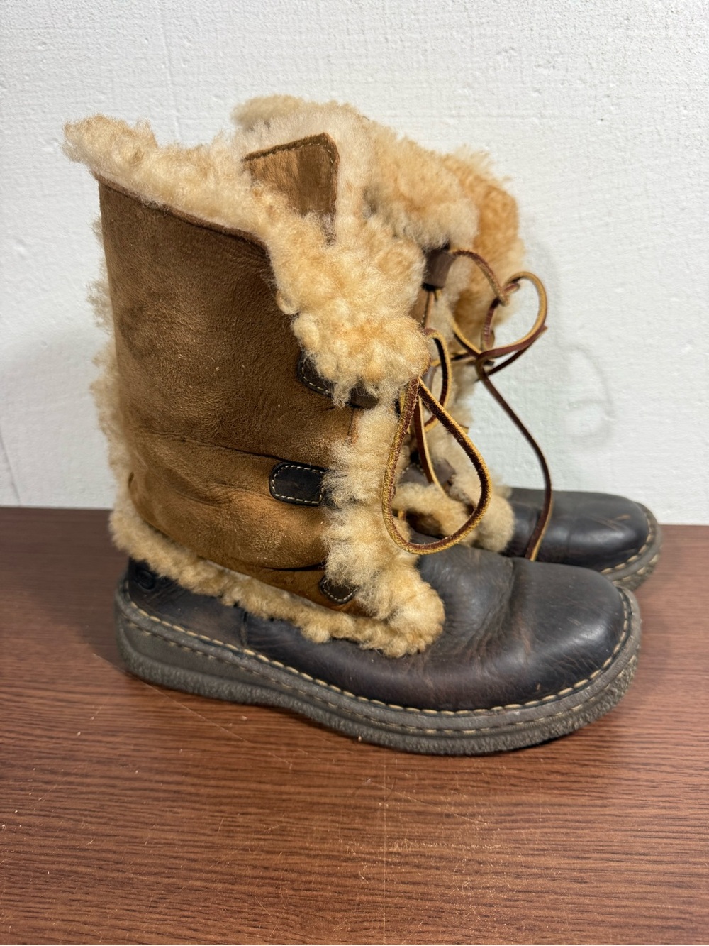 Born Nome Shearling Suede Lace Up Boots 7/38